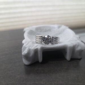 18kt White Gold Men's Wedding Band features a Brilliant 2.11CT F/VS1 Diamond